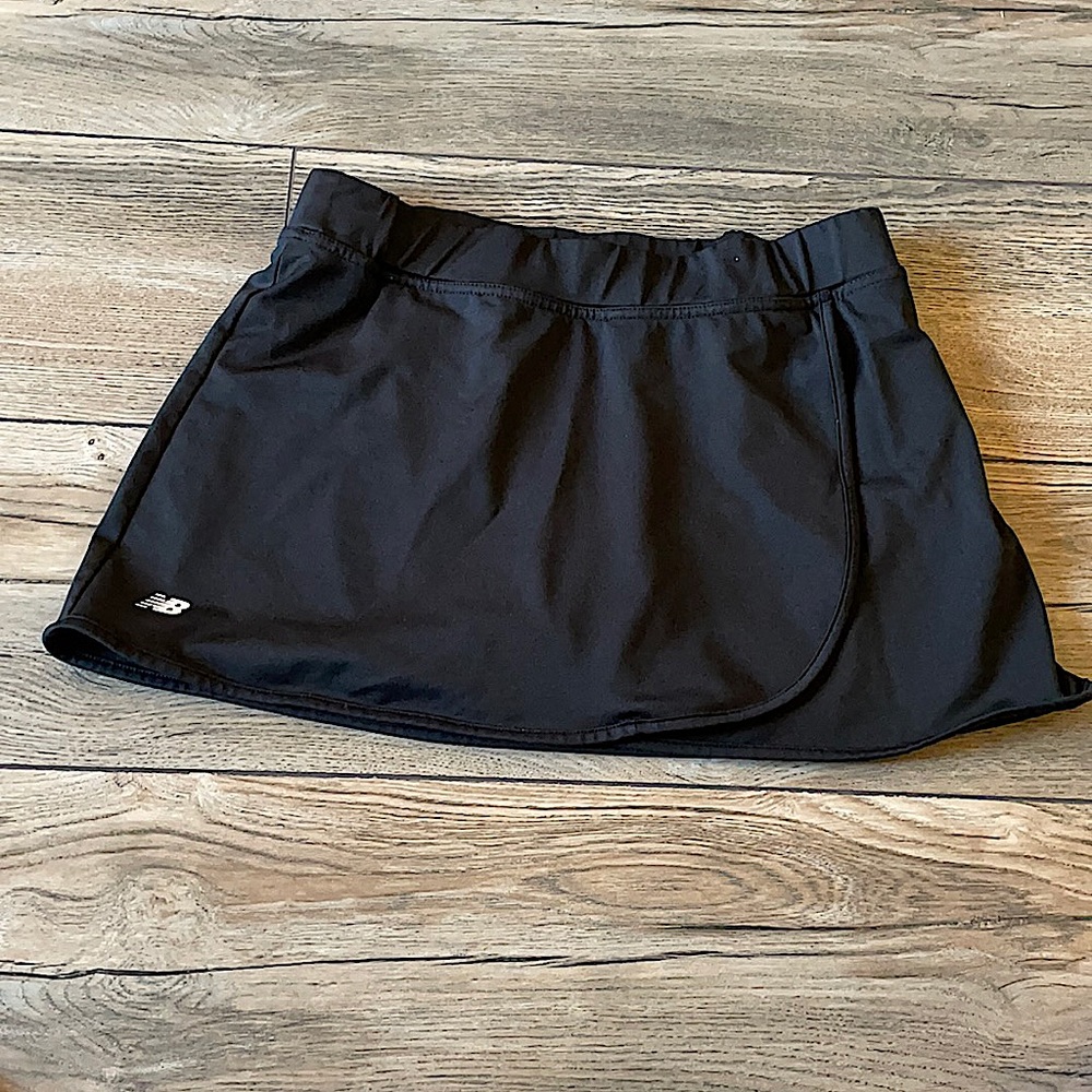 Cute New balance running skirt - women’s size M